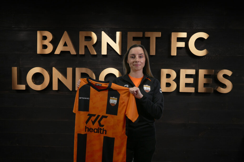 MEGAN BURROWS SIGNS NEW DEAL WITH THE BEES