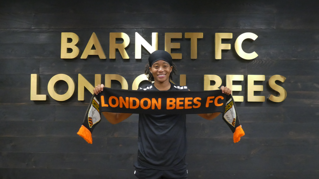 CHE THOMAS IS A BEE